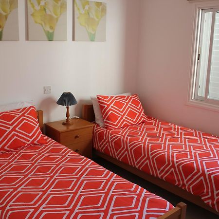 Limnaria Westpark Apartment Paphos Bagian luar foto