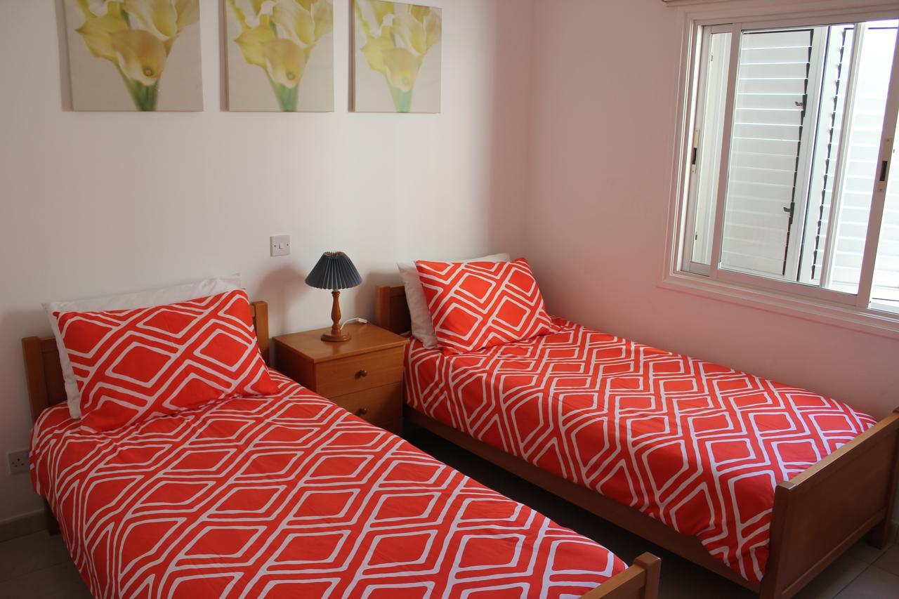 Limnaria Westpark Apartment Paphos Bagian luar foto