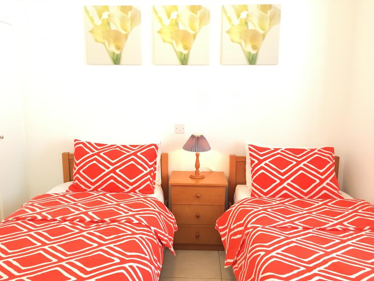Limnaria Westpark Apartment Paphos Bagian luar foto